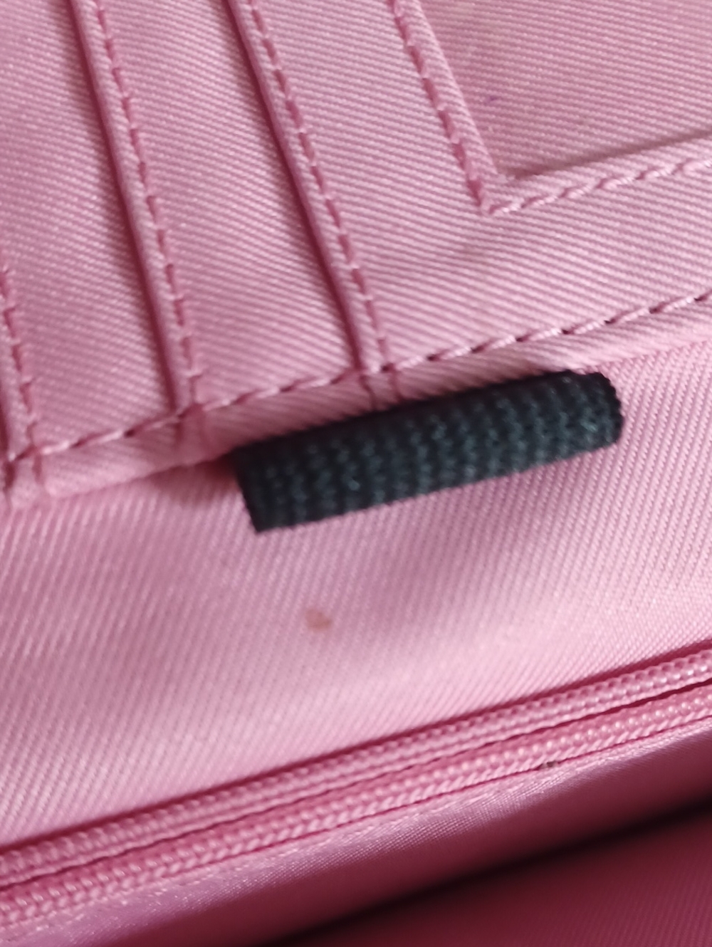 Liz Claiborne Colorful Wallet - Picture 13 of 16